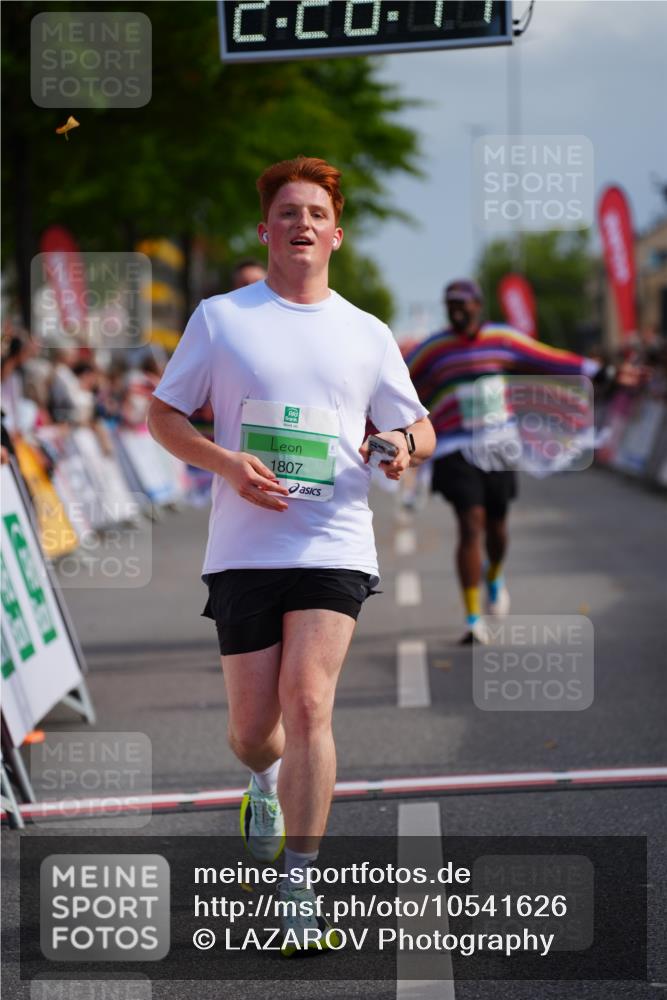 20.09.2026 - PSD Bank Halbmarathon LAZAROV Photography http://msf.ph/oto/10541626 20.09.2026 12:26:16 Ziel 1477, 1754, 1807, 1914, 2477, 3693, 3694, 4192, 4736 meine-sportfotos.de