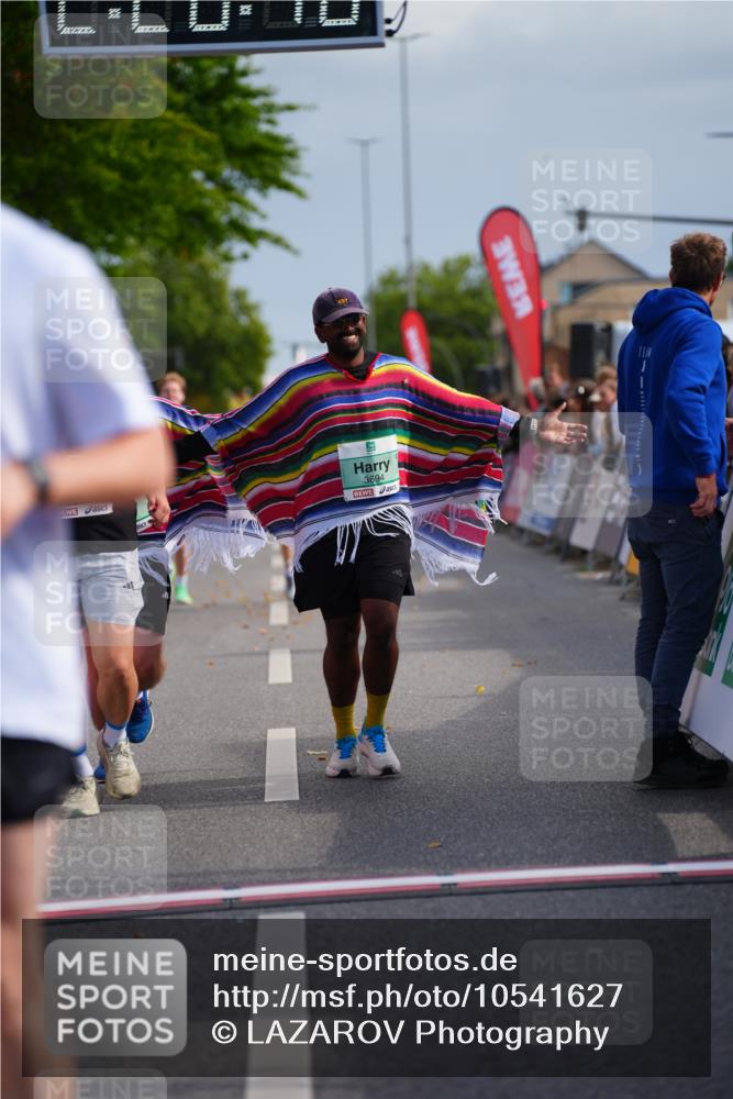 20.09.2026 - PSD Bank Halbmarathon LAZAROV Photography http://msf.ph/oto/10541627 20.09.2026 12:26:17 Ziel 1477, 1754, 1807, 1914, 2477, 3693, 3694, 4192, 4736 meine-sportfotos.de