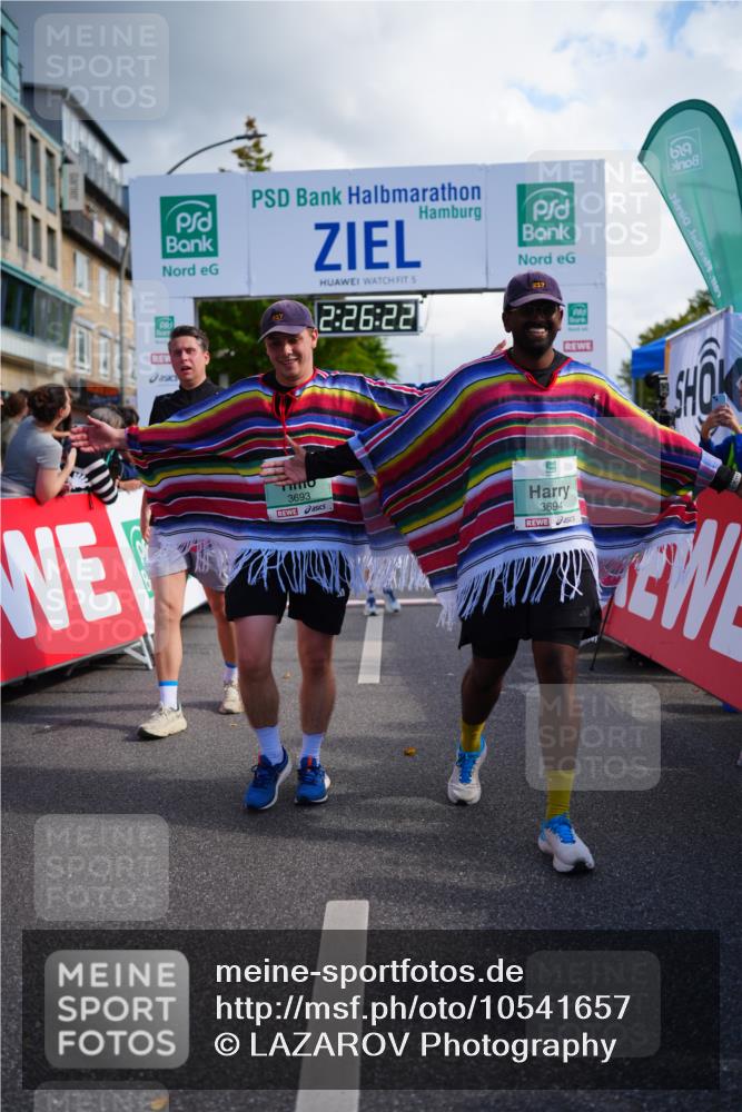 20.09.2026 - PSD Bank Halbmarathon LAZAROV Photography http://msf.ph/oto/10541657 20.09.2026 12:26:22 Ziel 1202, 1477, 1807, 3693, 3694, 4192, 4216 meine-sportfotos.de