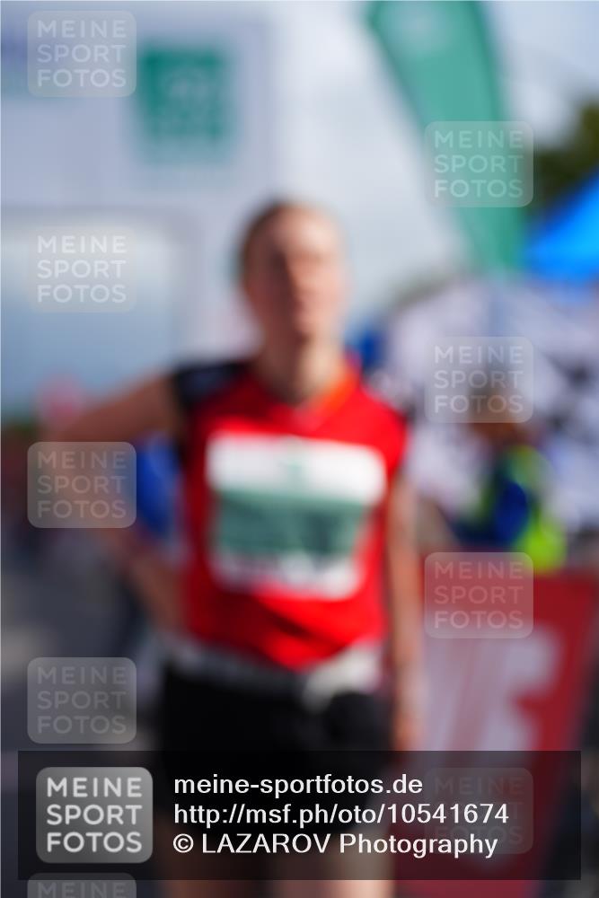 20.09.2026 - PSD Bank Halbmarathon LAZAROV Photography http://msf.ph/oto/10541674 20.09.2026 12:26:28 Ziel 1202, 4192, 4216 meine-sportfotos.de