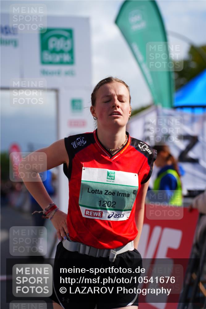 20.09.2026 - PSD Bank Halbmarathon LAZAROV Photography http://msf.ph/oto/10541676 20.09.2026 12:26:28 Ziel 1202, 4192, 4216 meine-sportfotos.de
