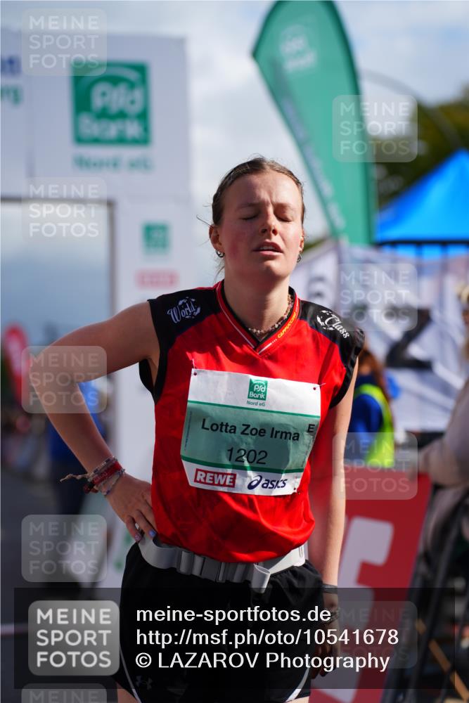 20.09.2026 - PSD Bank Halbmarathon LAZAROV Photography http://msf.ph/oto/10541678 20.09.2026 12:26:28 Ziel 1202, 4192, 4216 meine-sportfotos.de