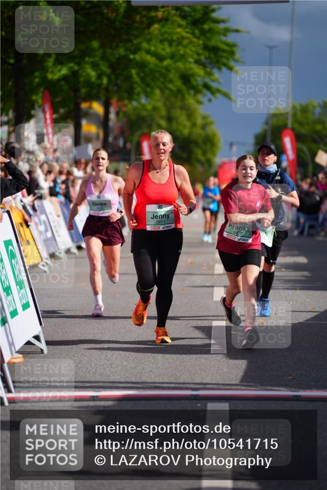 20.09.2026 - PSD Bank Halbmarathon LAZAROV Photography http://msf.ph/oto/10541715 20.09.2026 12:26:40 Ziel 1844, 2871, 3821, 4427, 4584 meine-sportfotos.de