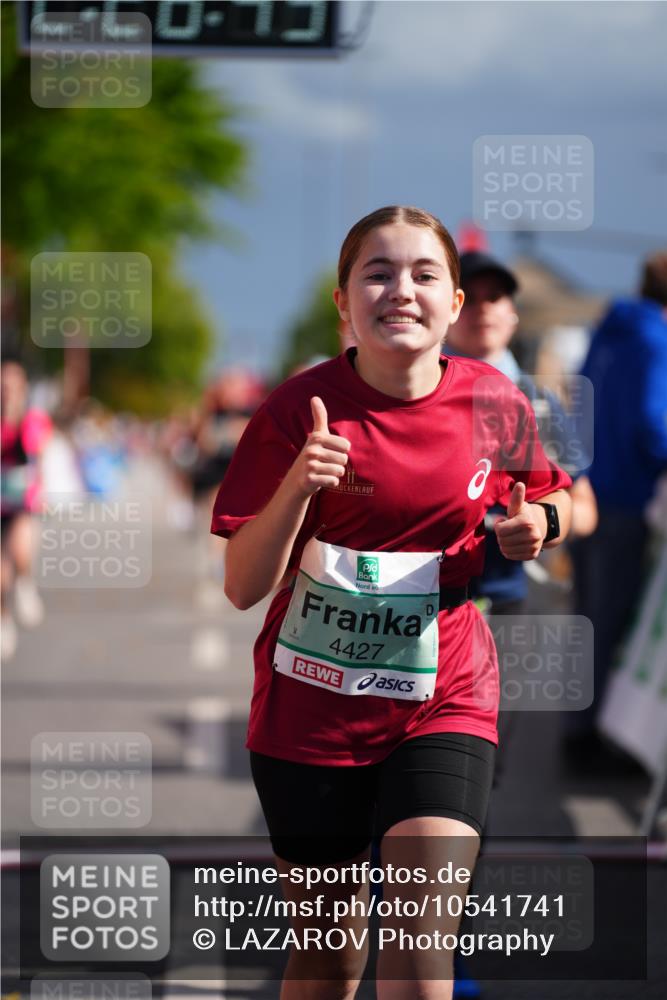 20.09.2026 - PSD Bank Halbmarathon LAZAROV Photography http://msf.ph/oto/10541741 20.09.2026 12:26:43 Ziel 1113, 1231, 1844, 2871, 3821, 4427 meine-sportfotos.de