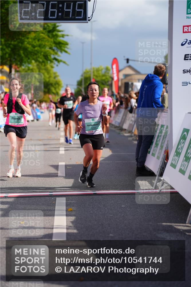 20.09.2026 - PSD Bank Halbmarathon LAZAROV Photography http://msf.ph/oto/10541744 20.09.2026 12:26:44 Ziel 1113, 1231, 1345, 1471, 1844, 2858, 2871, 3821, 4427 meine-sportfotos.de