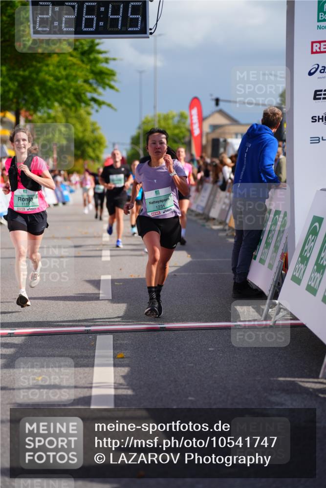 20.09.2026 - PSD Bank Halbmarathon LAZAROV Photography http://msf.ph/oto/10541747 20.09.2026 12:26:44 Ziel 1113, 1231, 1345, 1471, 1844, 2858, 2871, 3821, 4427 meine-sportfotos.de