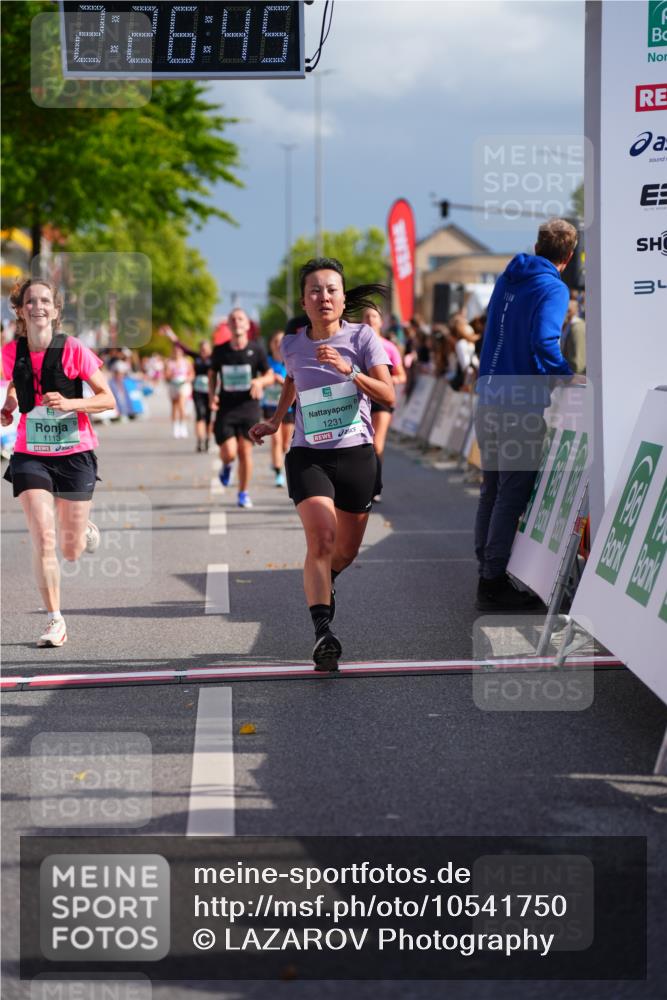 20.09.2026 - PSD Bank Halbmarathon LAZAROV Photography http://msf.ph/oto/10541750 20.09.2026 12:26:45 Ziel 1113, 1231, 1345, 1471, 1844, 2858, 2871, 3821, 4427 meine-sportfotos.de