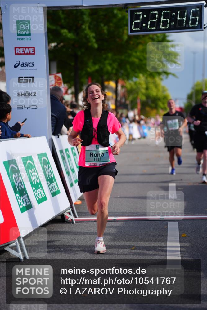 20.09.2026 - PSD Bank Halbmarathon LAZAROV Photography http://msf.ph/oto/10541767 20.09.2026 12:26:46 Ziel 1113, 1231, 1345, 1471, 1844, 2039, 2858, 2871, 3821, 4427 meine-sportfotos.de