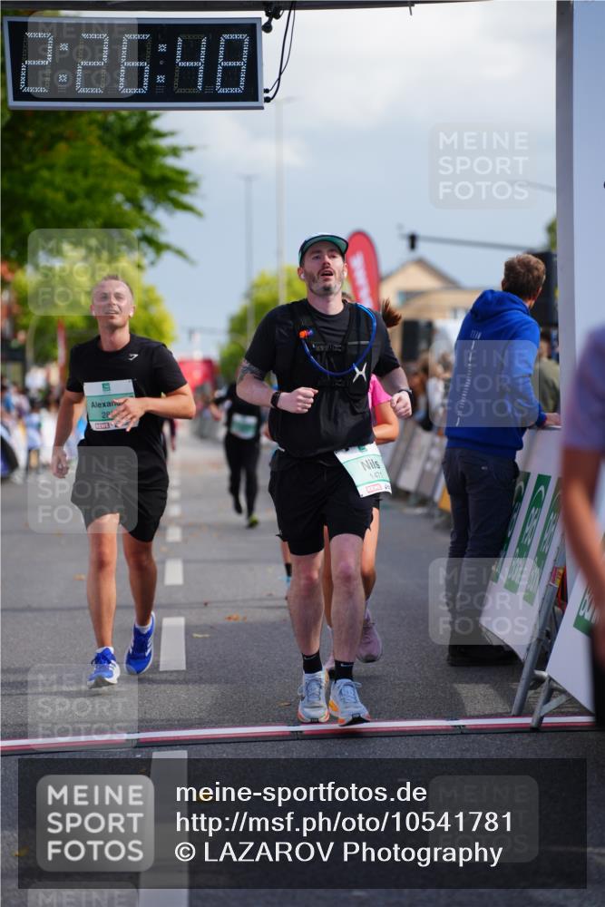 20.09.2026 - PSD Bank Halbmarathon LAZAROV Photography http://msf.ph/oto/10541781 20.09.2026 12:26:48 Ziel 1113, 1231, 1345, 1471, 1844, 2039, 2858, 2871, 3821, 4427 meine-sportfotos.de