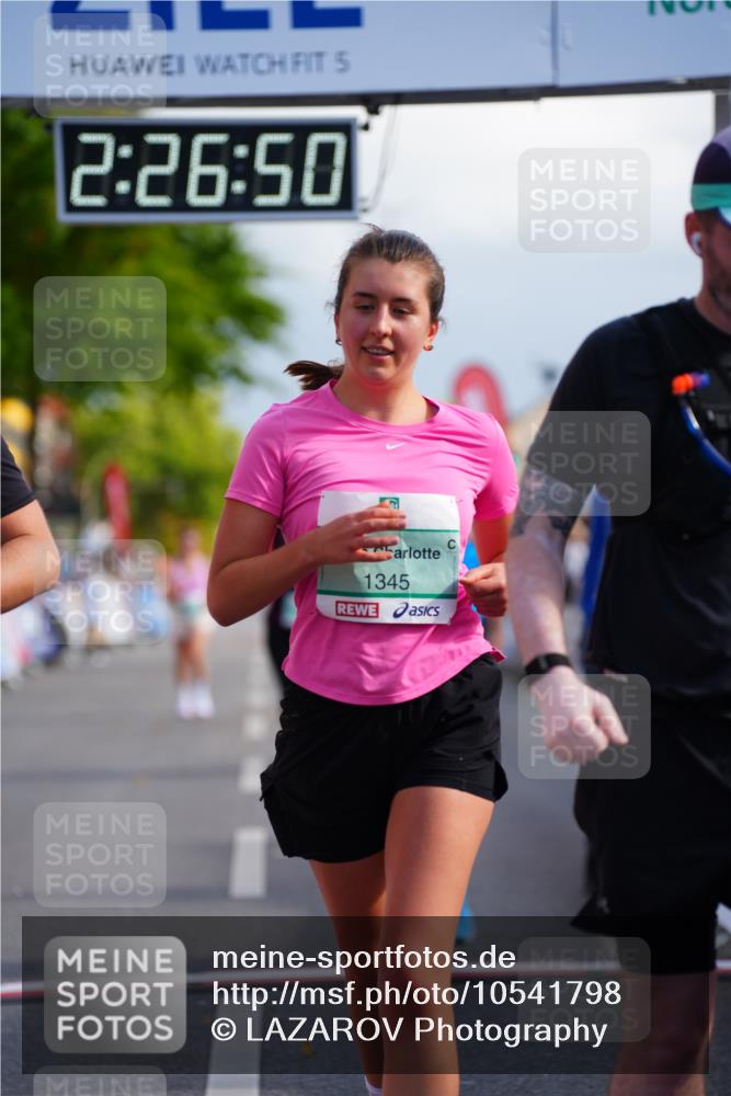 20.09.2026 - PSD Bank Halbmarathon LAZAROV Photography http://msf.ph/oto/10541798 20.09.2026 12:26:50 Ziel 1113, 1231, 1345, 1471, 1738, 1844, 2021, 2039, 2858, 3821 meine-sportfotos.de