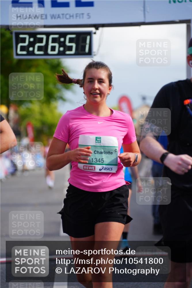 20.09.2026 - PSD Bank Halbmarathon LAZAROV Photography http://msf.ph/oto/10541800 20.09.2026 12:26:50 Ziel 1113, 1231, 1345, 1471, 1738, 1844, 2021, 2039, 2858, 3821 meine-sportfotos.de