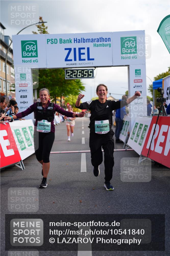 20.09.2026 - PSD Bank Halbmarathon LAZAROV Photography http://msf.ph/oto/10541840 20.09.2026 12:26:55 Ziel 1345, 1471, 1738, 2021, 2039, 2295, 2538, 2858 meine-sportfotos.de