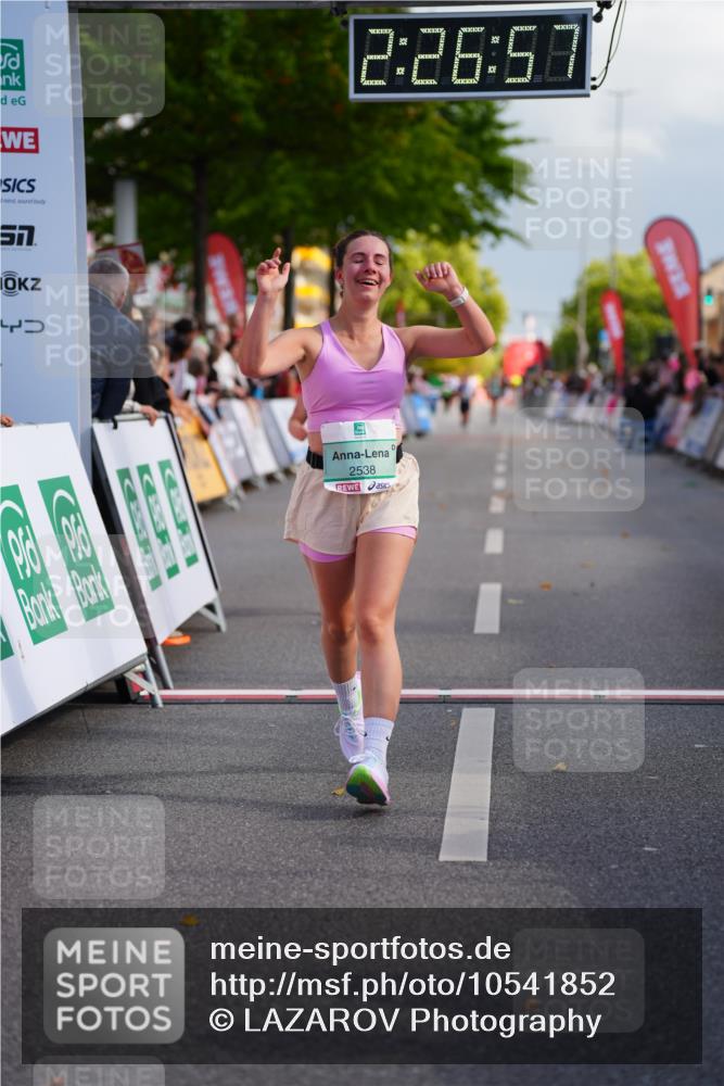 20.09.2026 - PSD Bank Halbmarathon LAZAROV Photography http://msf.ph/oto/10541852 20.09.2026 12:26:57 Ziel 1738, 2021, 2039, 2295, 2538 meine-sportfotos.de
