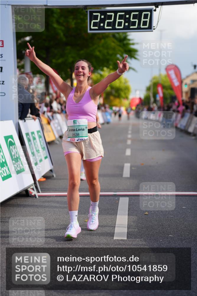 20.09.2026 - PSD Bank Halbmarathon LAZAROV Photography http://msf.ph/oto/10541859 20.09.2026 12:26:57 Ziel 1738, 2021, 2039, 2295, 2538 meine-sportfotos.de
