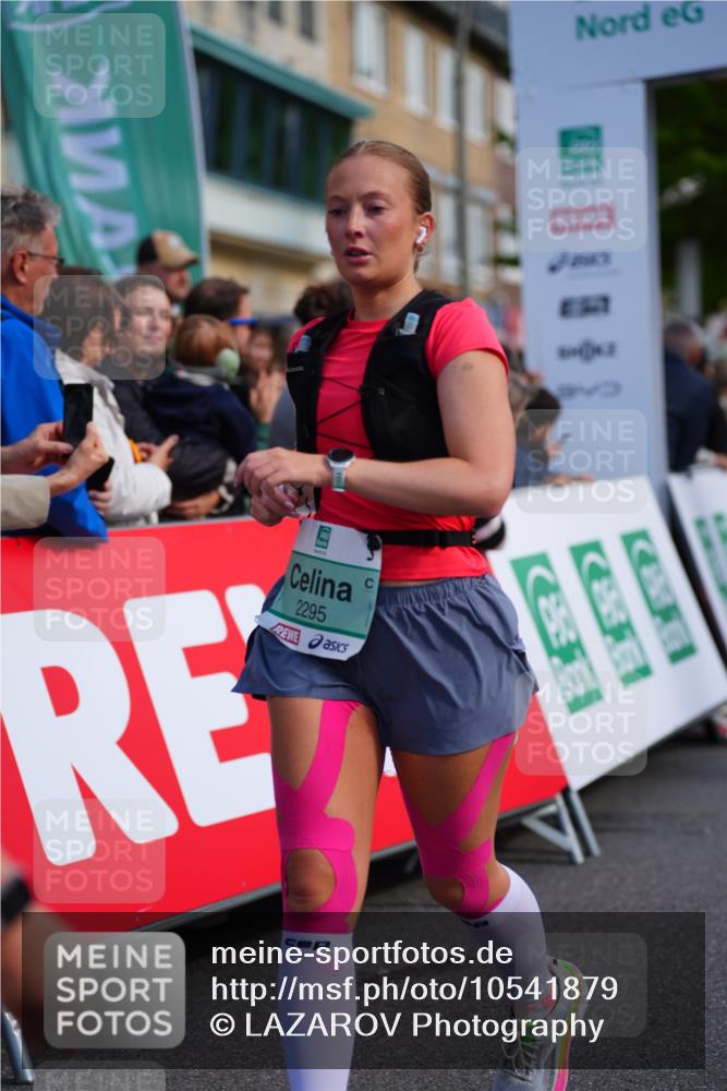20.09.2026 - PSD Bank Halbmarathon LAZAROV Photography http://msf.ph/oto/10541879 20.09.2026 12:26:59 Ziel 1738, 2021, 2295, 2538 meine-sportfotos.de