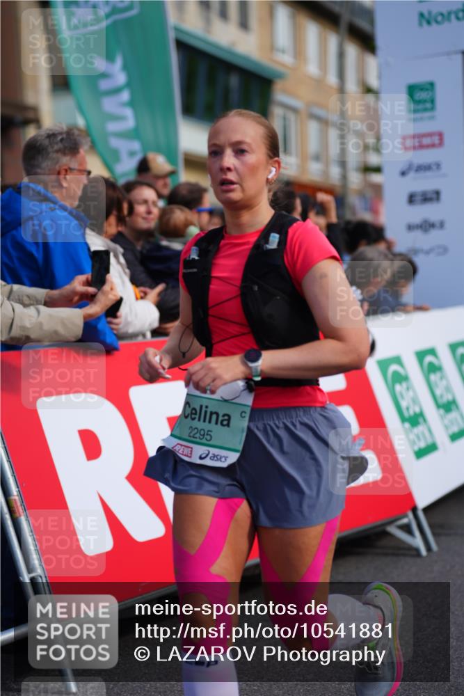 20.09.2026 - PSD Bank Halbmarathon LAZAROV Photography http://msf.ph/oto/10541881 20.09.2026 12:27:00 Ziel 1738, 2021, 2295, 2538 meine-sportfotos.de