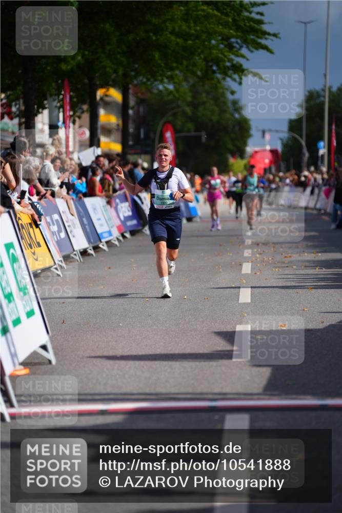 20.09.2026 - PSD Bank Halbmarathon LAZAROV Photography http://msf.ph/oto/10541888 20.09.2026 12:27:10 Ziel 1480 meine-sportfotos.de