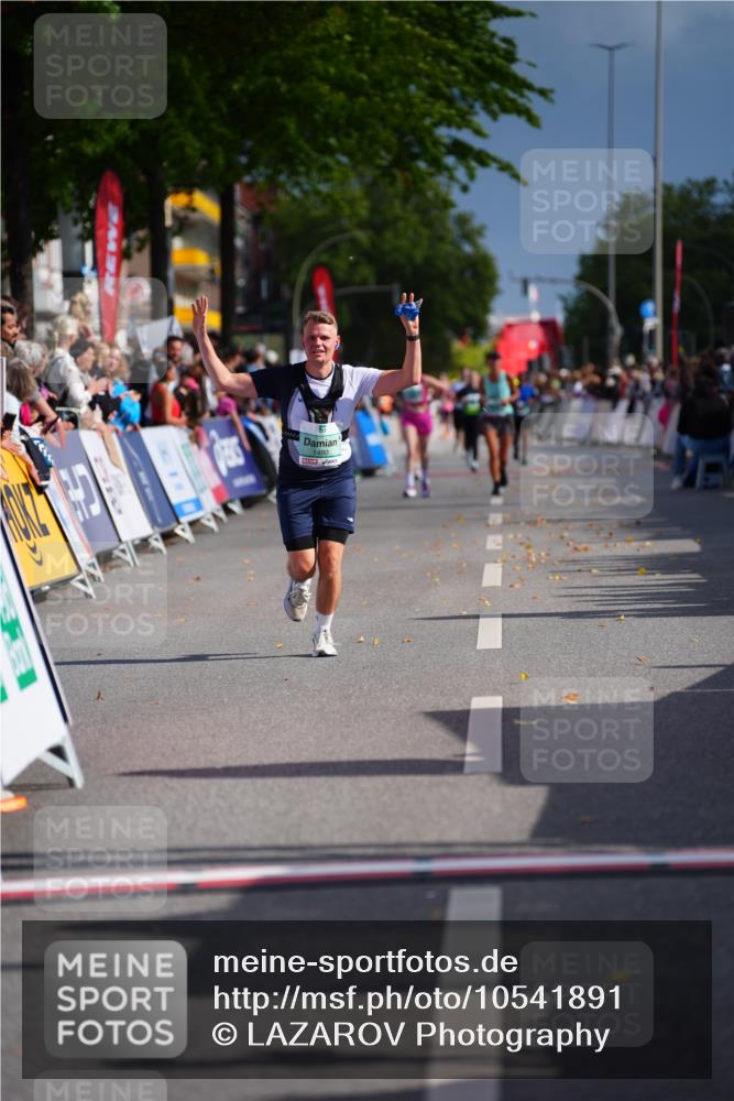 20.09.2026 - PSD Bank Halbmarathon LAZAROV Photography http://msf.ph/oto/10541891 20.09.2026 12:27:10 Ziel 1480 meine-sportfotos.de