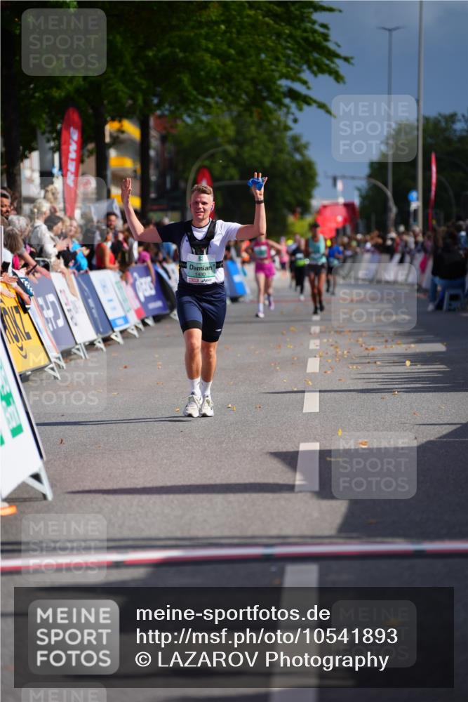 20.09.2026 - PSD Bank Halbmarathon LAZAROV Photography http://msf.ph/oto/10541893 20.09.2026 12:27:11 Ziel 1480 meine-sportfotos.de