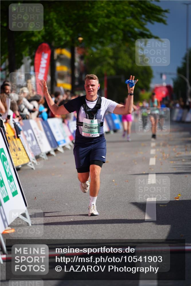 20.09.2026 - PSD Bank Halbmarathon LAZAROV Photography http://msf.ph/oto/10541903 20.09.2026 12:27:12 Ziel 1480 meine-sportfotos.de