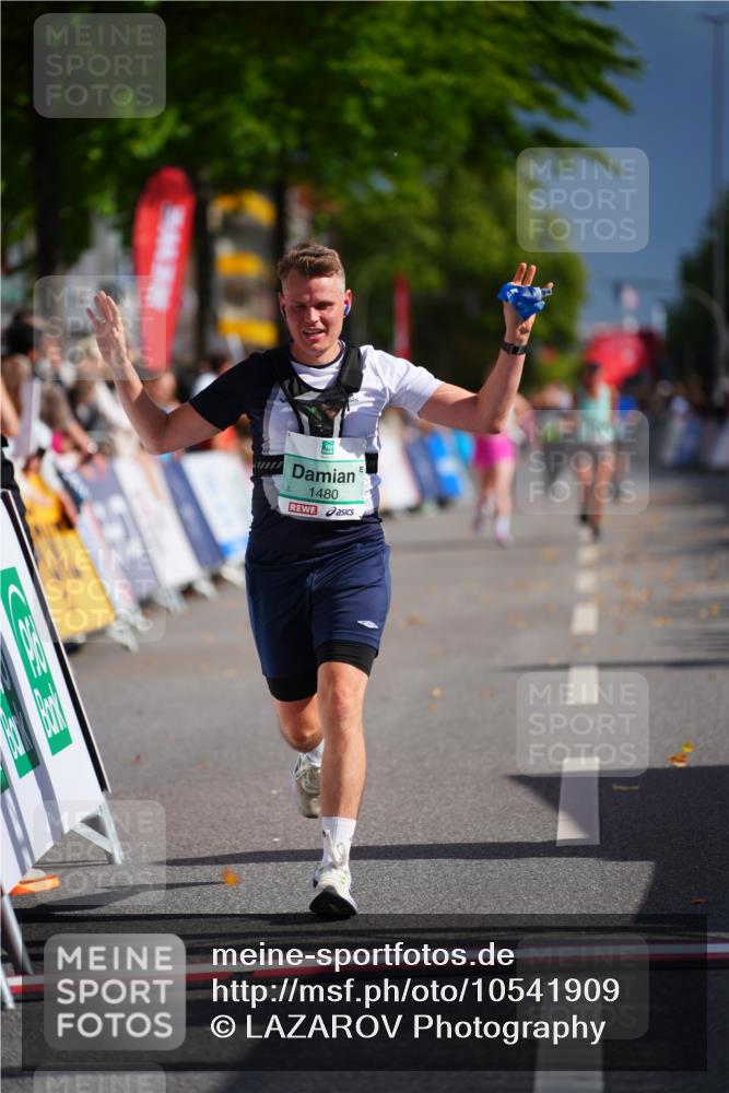 20.09.2026 - PSD Bank Halbmarathon LAZAROV Photography http://msf.ph/oto/10541909 20.09.2026 12:27:12 Ziel 1480 meine-sportfotos.de