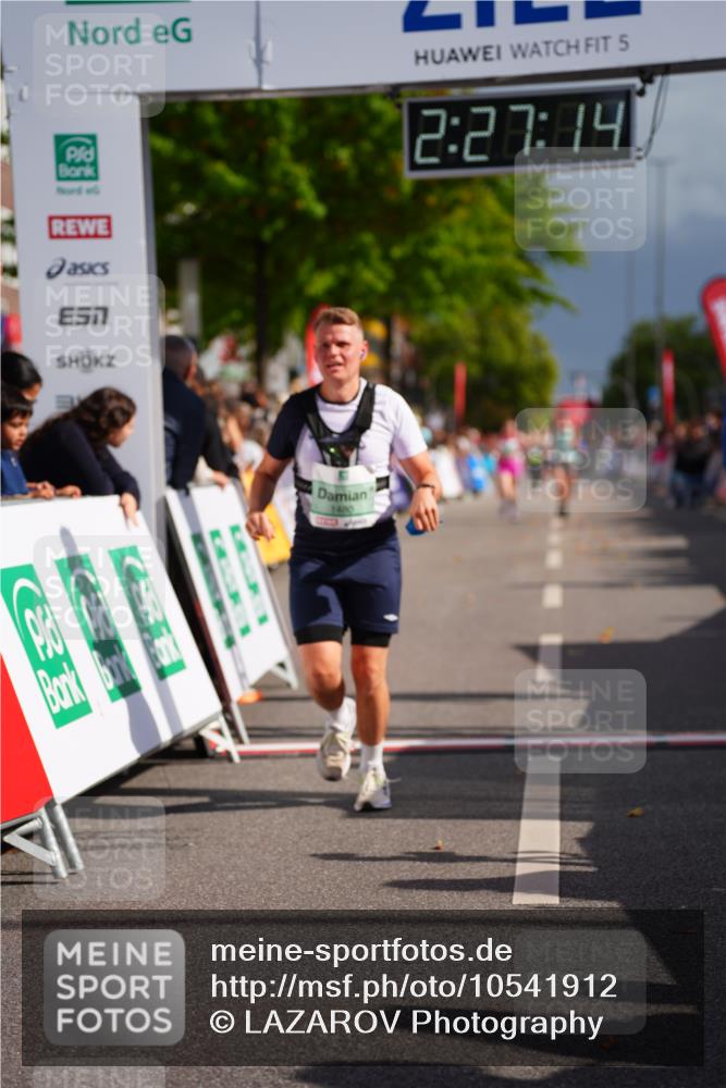20.09.2026 - PSD Bank Halbmarathon LAZAROV Photography http://msf.ph/oto/10541912 20.09.2026 12:27:13 Ziel 1480 meine-sportfotos.de