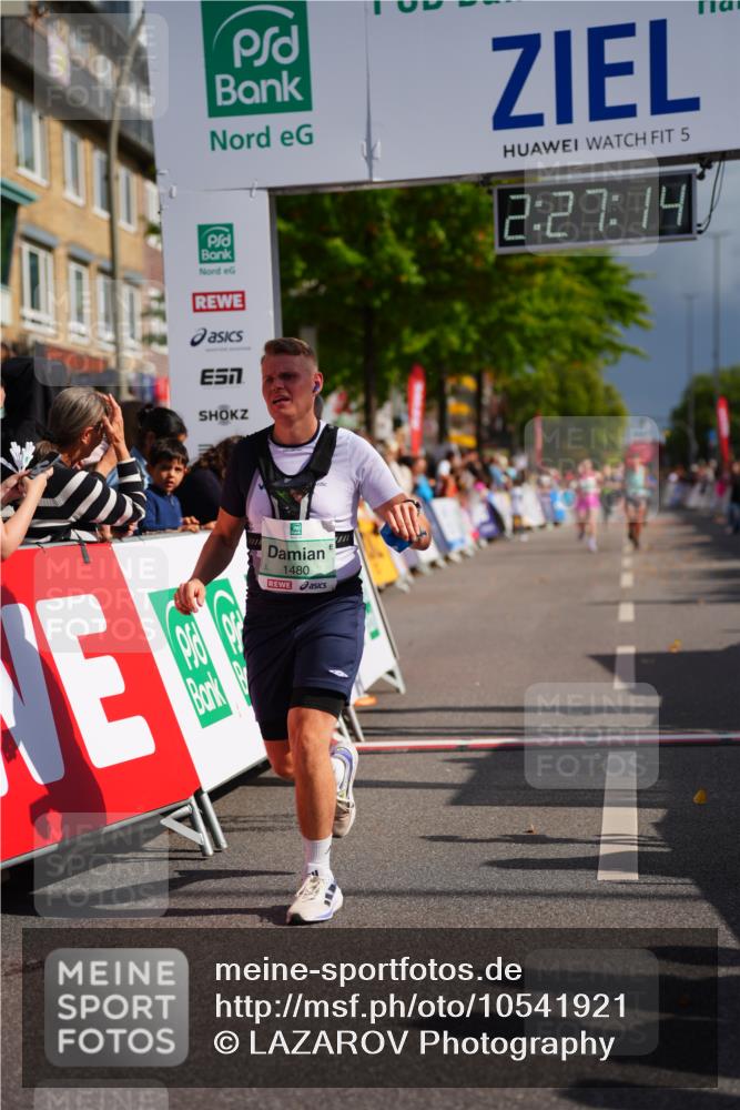 20.09.2026 - PSD Bank Halbmarathon LAZAROV Photography http://msf.ph/oto/10541921 20.09.2026 12:27:14 Ziel 1480 meine-sportfotos.de