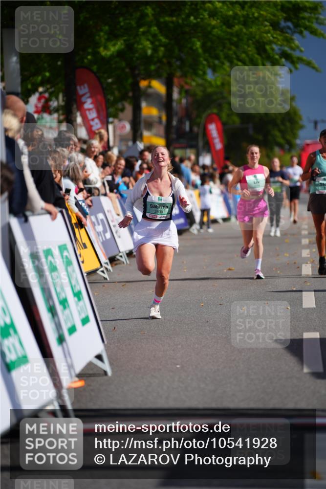 20.09.2026 - PSD Bank Halbmarathon LAZAROV Photography http://msf.ph/oto/10541928 20.09.2026 12:27:19 Ziel 1480, 2839 meine-sportfotos.de