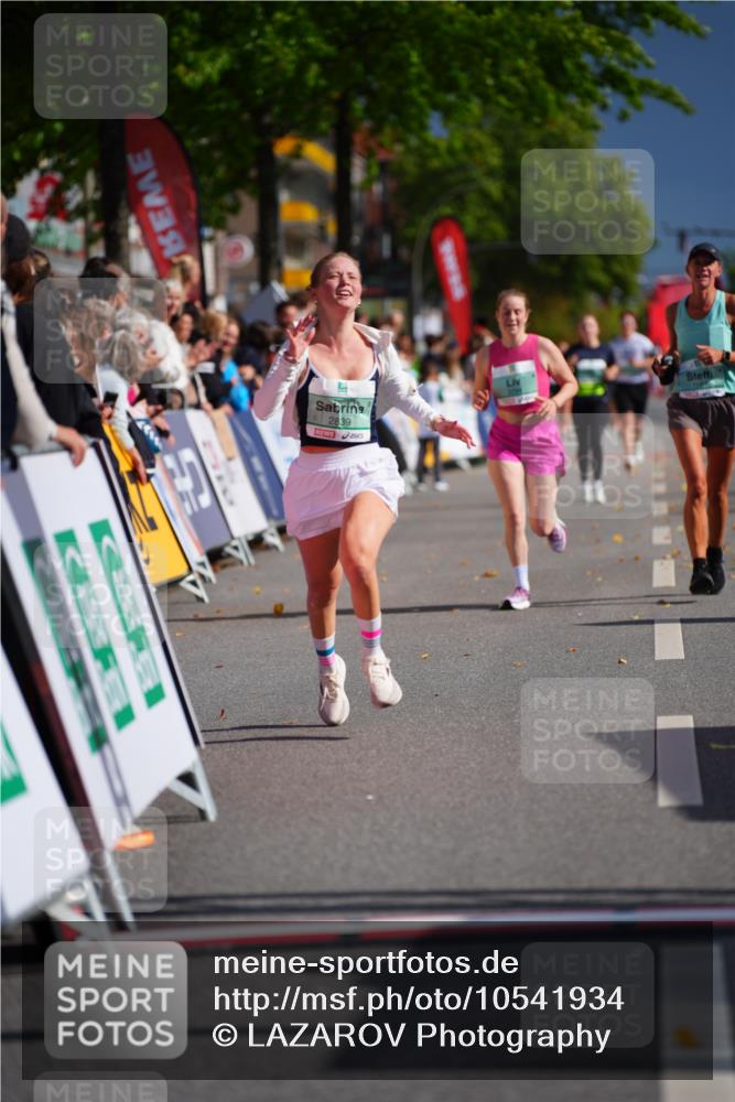 20.09.2026 - PSD Bank Halbmarathon LAZAROV Photography http://msf.ph/oto/10541934 20.09.2026 12:27:19 Ziel 1480, 2839 meine-sportfotos.de