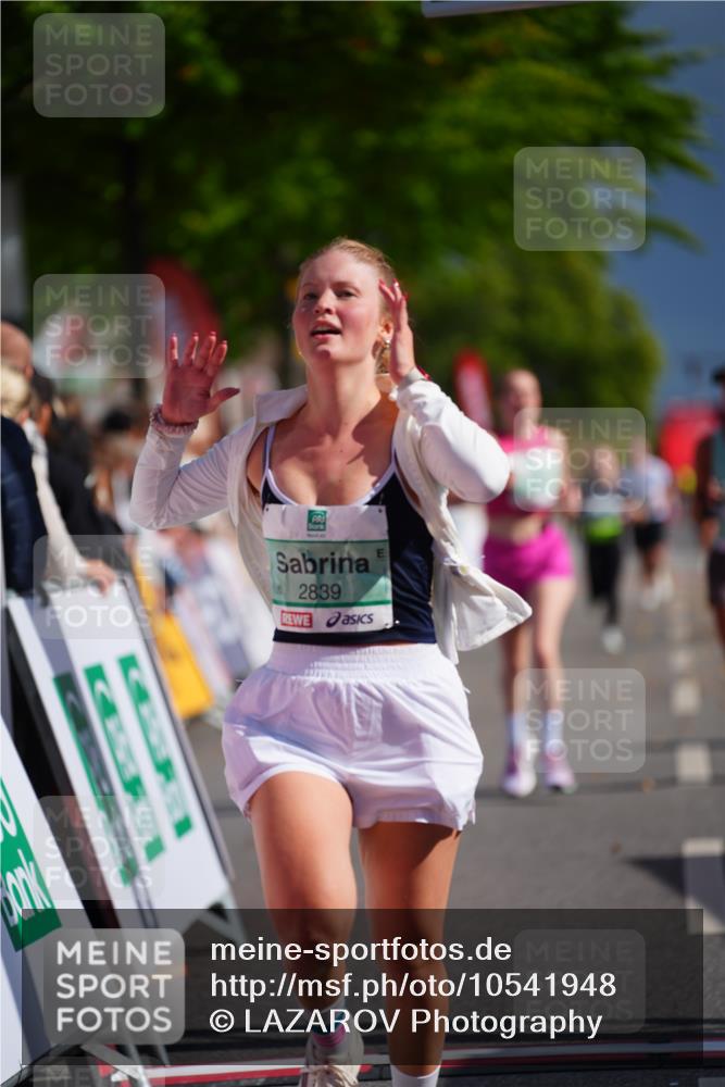 20.09.2026 - PSD Bank Halbmarathon LAZAROV Photography http://msf.ph/oto/10541948 20.09.2026 12:27:21 Ziel 1480, 1667, 2839, 3294 meine-sportfotos.de