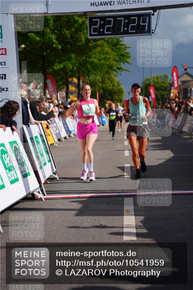 20.09.2026 - PSD Bank Halbmarathon LAZAROV Photography http://msf.ph/oto/10541959 20.09.2026 12:27:23 Ziel 1667, 2839, 3294 meine-sportfotos.de