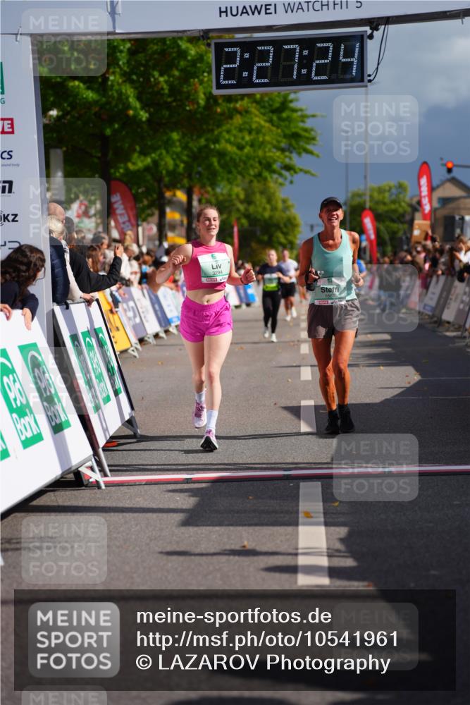 20.09.2026 - PSD Bank Halbmarathon LAZAROV Photography http://msf.ph/oto/10541961 20.09.2026 12:27:23 Ziel 1667, 2839, 3294 meine-sportfotos.de
