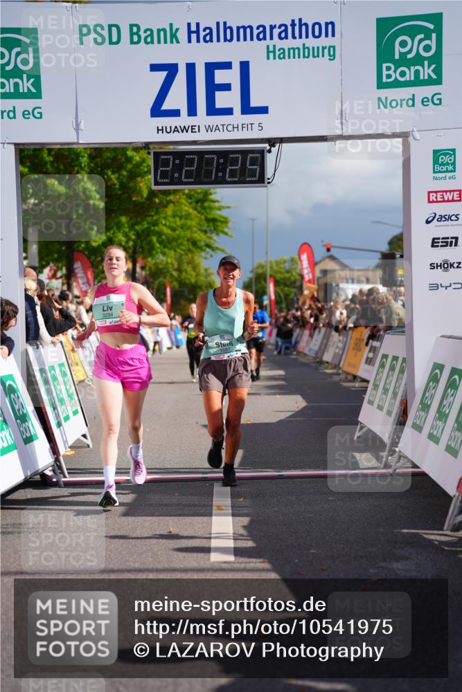 20.09.2026 - PSD Bank Halbmarathon LAZAROV Photography http://msf.ph/oto/10541975 20.09.2026 12:27:24 Ziel 1667, 2839, 3294 meine-sportfotos.de