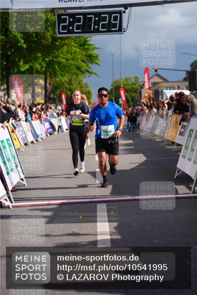 20.09.2026 - PSD Bank Halbmarathon LAZAROV Photography http://msf.ph/oto/10541995 20.09.2026 12:27:29 Ziel 1186, 1667, 2279, 3294 meine-sportfotos.de
