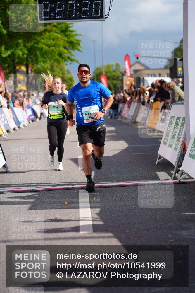 20.09.2026 - PSD Bank Halbmarathon LAZAROV Photography http://msf.ph/oto/10541999 20.09.2026 12:27:29 Ziel 1186, 1667, 2279, 3294 meine-sportfotos.de