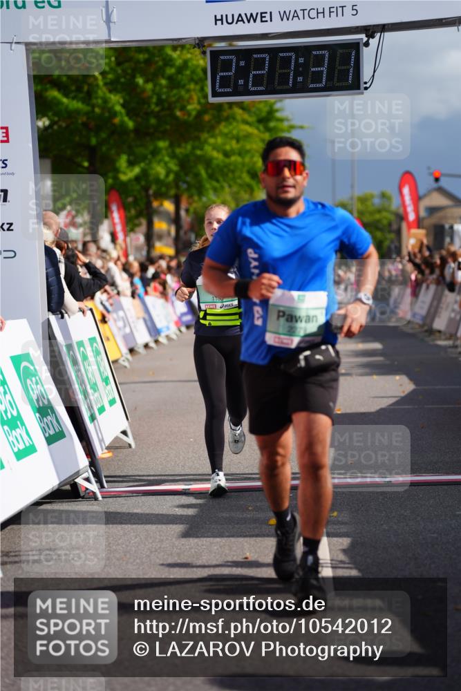 20.09.2026 - PSD Bank Halbmarathon LAZAROV Photography http://msf.ph/oto/10542012 20.09.2026 12:27:30 Ziel 1186, 1667, 2279, 3294, 4193 meine-sportfotos.de