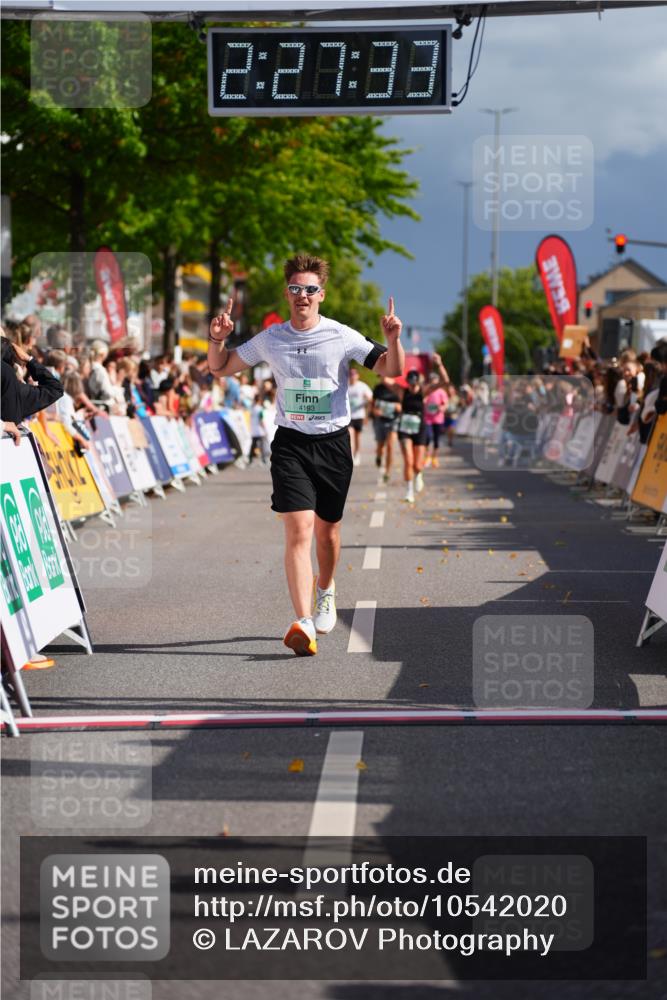 20.09.2026 - PSD Bank Halbmarathon LAZAROV Photography http://msf.ph/oto/10542020 20.09.2026 12:27:33 Ziel 1186, 2279, 4193 meine-sportfotos.de