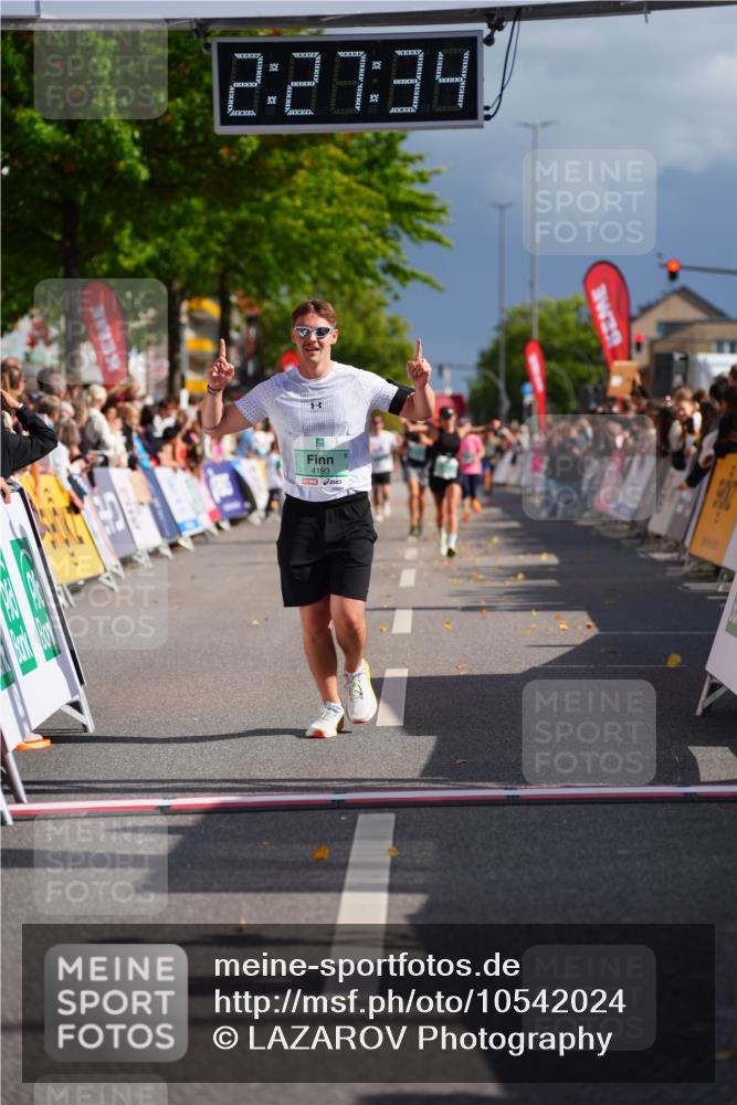 20.09.2026 - PSD Bank Halbmarathon LAZAROV Photography http://msf.ph/oto/10542024 20.09.2026 12:27:33 Ziel 1186, 2279, 4193 meine-sportfotos.de