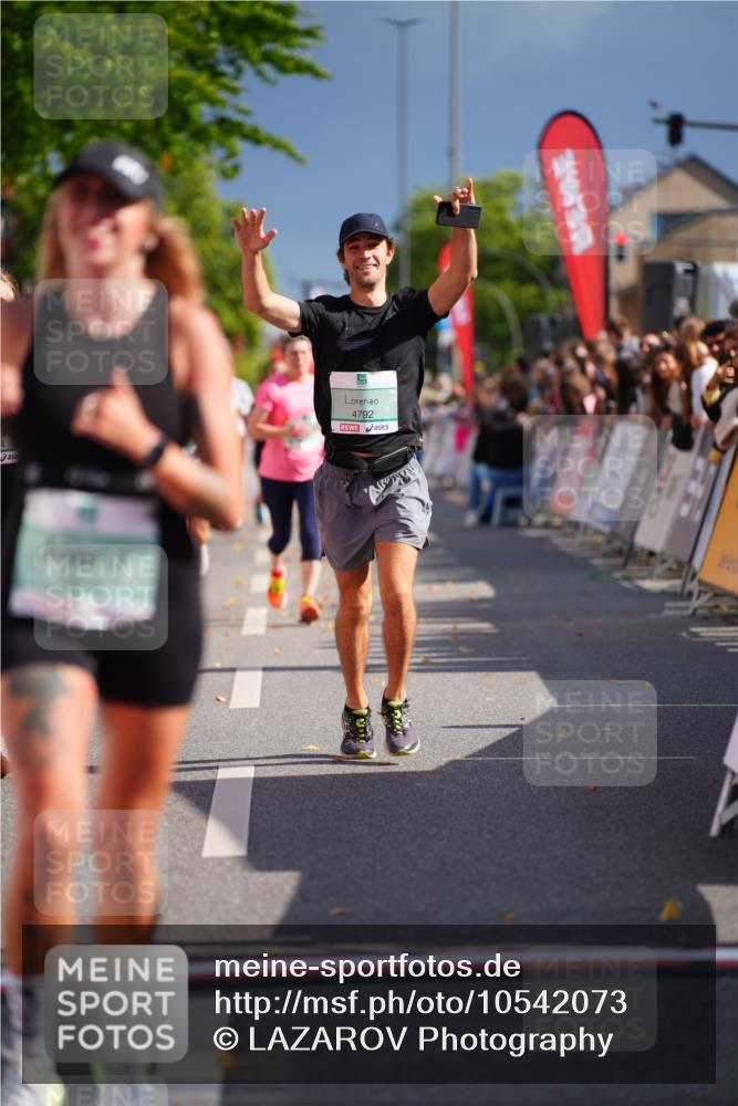 20.09.2026 - PSD Bank Halbmarathon LAZAROV Photography http://msf.ph/oto/10542073 20.09.2026 12:27:39 Ziel 2444, 4193, 4264, 4792 meine-sportfotos.de