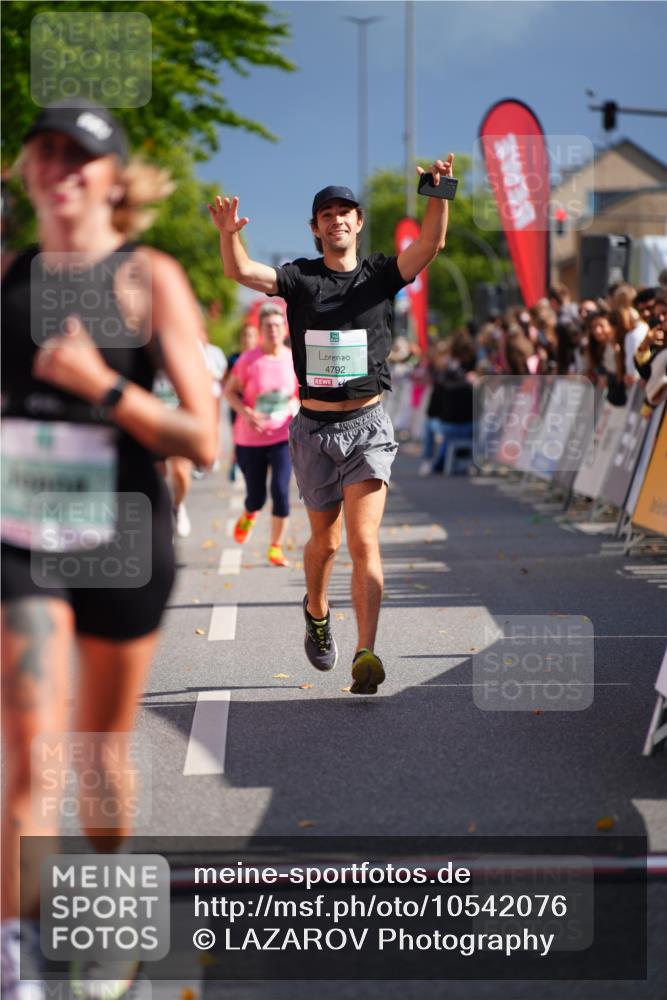 20.09.2026 - PSD Bank Halbmarathon LAZAROV Photography http://msf.ph/oto/10542076 20.09.2026 12:27:40 Ziel 2444, 4193, 4264, 4792 meine-sportfotos.de