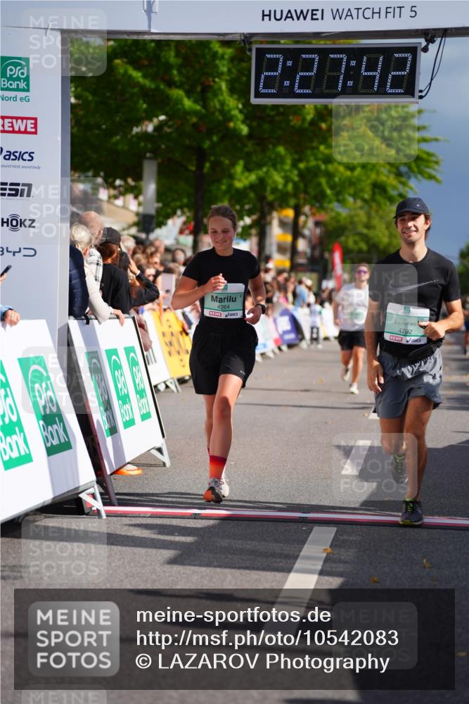 20.09.2026 - PSD Bank Halbmarathon LAZAROV Photography http://msf.ph/oto/10542083 20.09.2026 12:27:41 Ziel 2444, 2943, 4193, 4264, 4792 meine-sportfotos.de