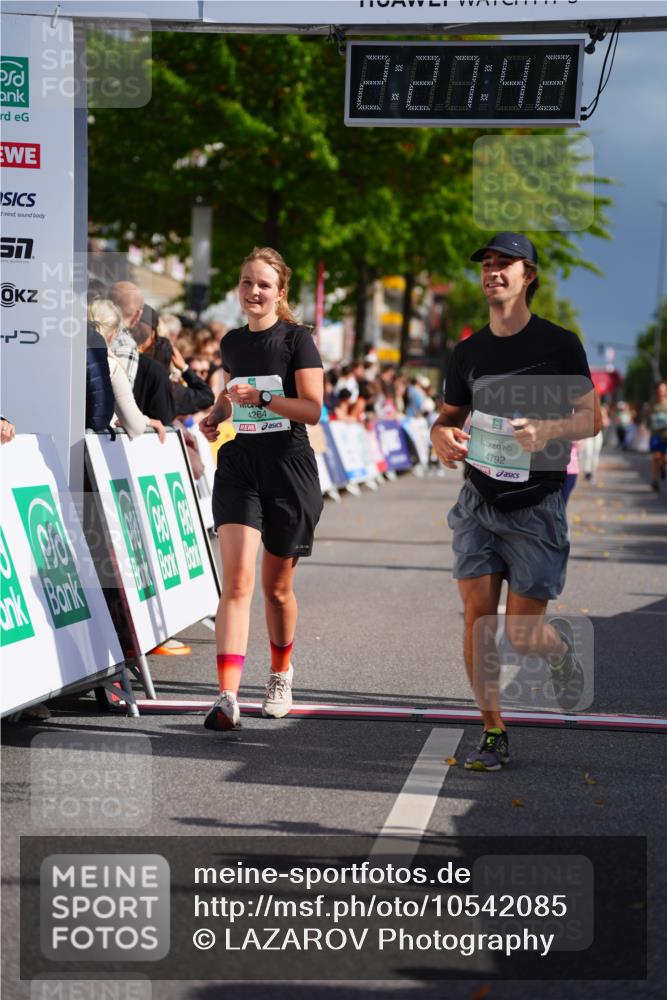 20.09.2026 - PSD Bank Halbmarathon LAZAROV Photography http://msf.ph/oto/10542085 20.09.2026 12:27:42 Ziel 2444, 2943, 4003, 4193, 4264, 4792 meine-sportfotos.de