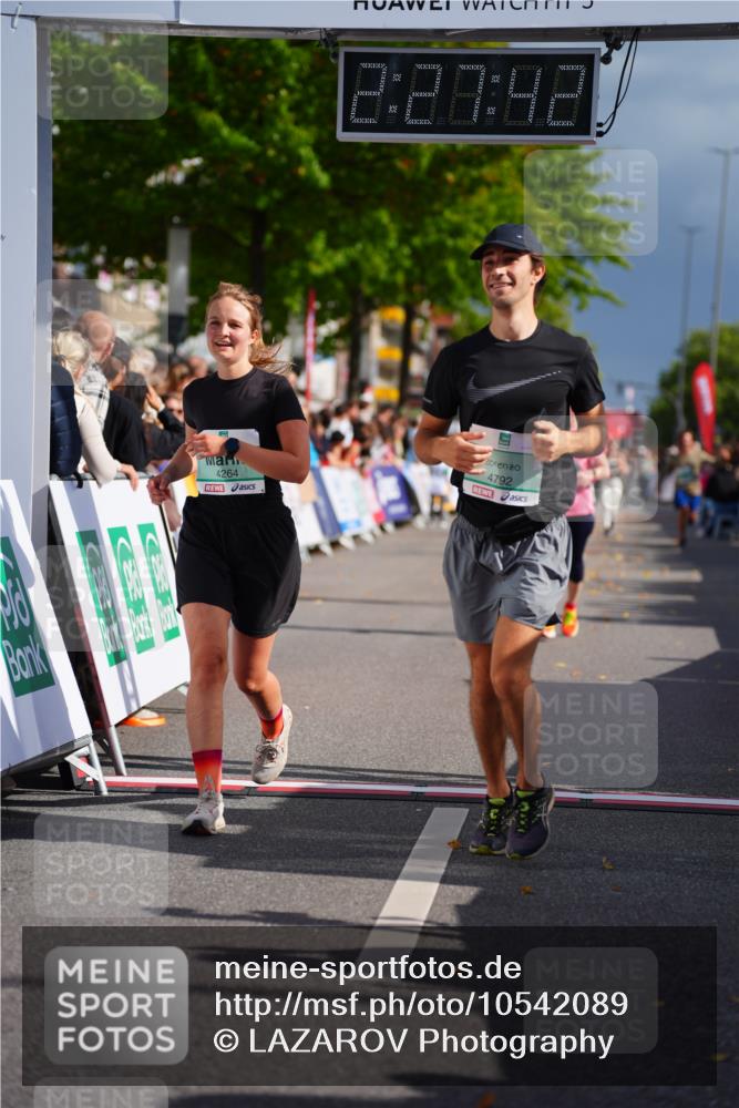 20.09.2026 - PSD Bank Halbmarathon LAZAROV Photography http://msf.ph/oto/10542089 20.09.2026 12:27:42 Ziel 2444, 2943, 4003, 4193, 4264, 4792 meine-sportfotos.de