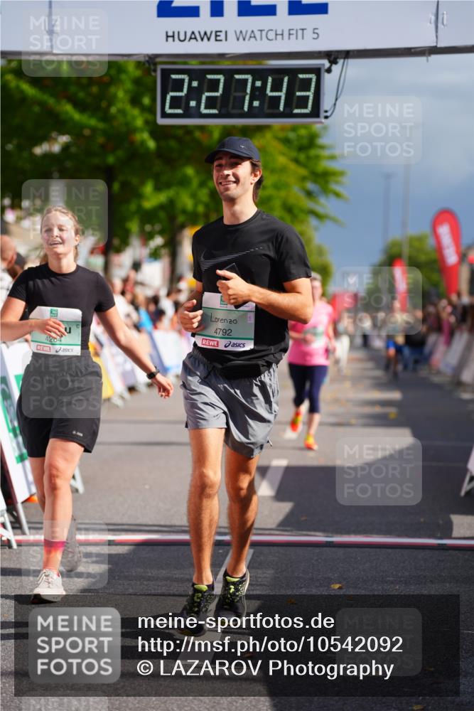 20.09.2026 - PSD Bank Halbmarathon LAZAROV Photography http://msf.ph/oto/10542092 20.09.2026 12:27:42 Ziel 2444, 2943, 4003, 4193, 4264, 4792 meine-sportfotos.de