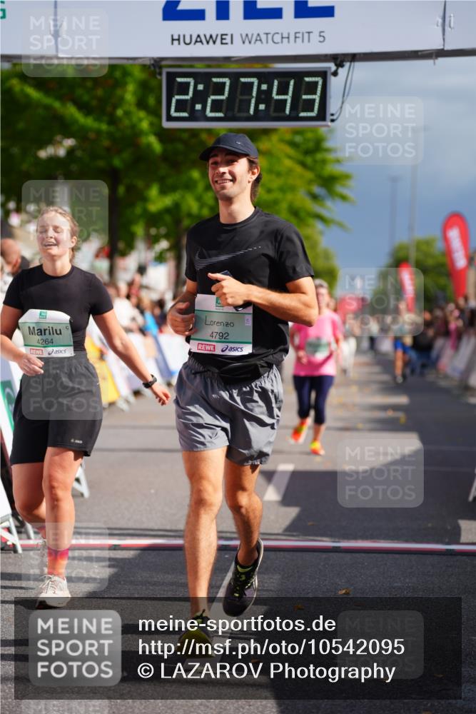 20.09.2026 - PSD Bank Halbmarathon LAZAROV Photography http://msf.ph/oto/10542095 20.09.2026 12:27:42 Ziel 2444, 2943, 4003, 4193, 4264, 4792 meine-sportfotos.de