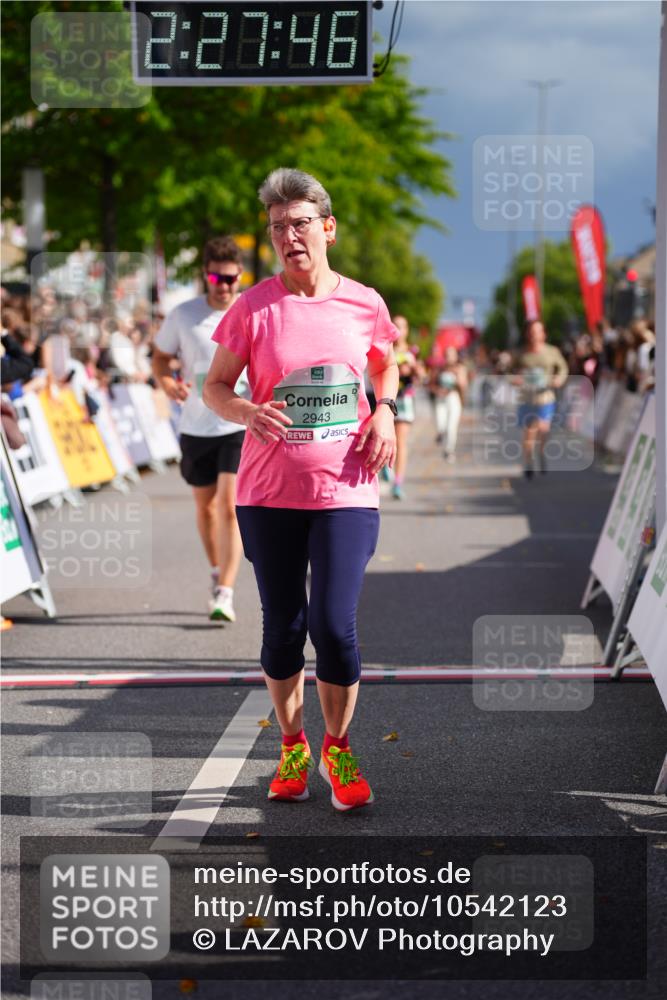 20.09.2026 - PSD Bank Halbmarathon LAZAROV Photography http://msf.ph/oto/10542123 20.09.2026 12:27:45 Ziel 2444, 2943, 4003, 4264, 4792 meine-sportfotos.de