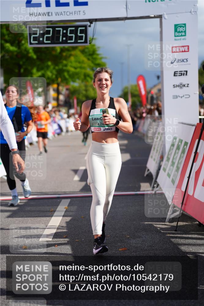 20.09.2026 - PSD Bank Halbmarathon LAZAROV Photography http://msf.ph/oto/10542179 20.09.2026 12:27:55 Ziel 1517, 3564, 4187, 4242, 4244 meine-sportfotos.de