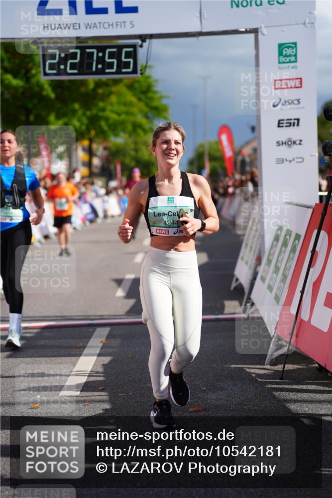 20.09.2026 - PSD Bank Halbmarathon LAZAROV Photography http://msf.ph/oto/10542181 20.09.2026 12:27:55 Ziel 1517, 3564, 4187, 4242, 4244 meine-sportfotos.de