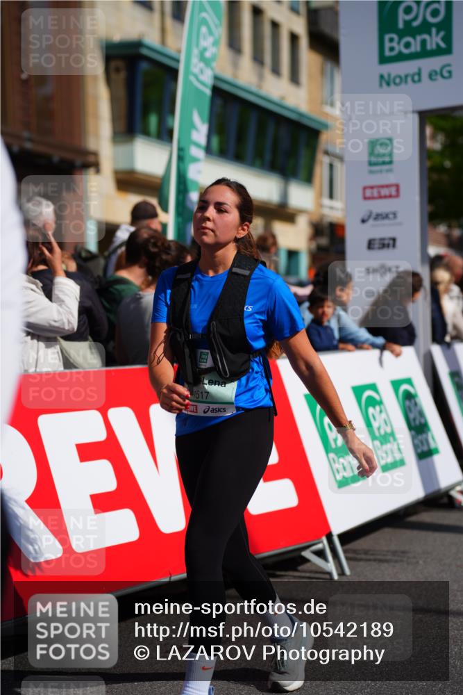 20.09.2026 - PSD Bank Halbmarathon LAZAROV Photography http://msf.ph/oto/10542189 20.09.2026 12:27:57 Ziel 1517, 2427, 3564, 3947, 4187, 4242, 4244 meine-sportfotos.de