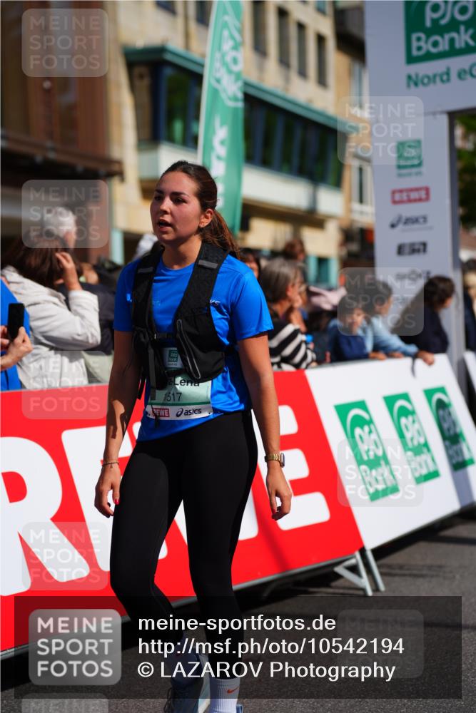 20.09.2026 - PSD Bank Halbmarathon LAZAROV Photography http://msf.ph/oto/10542194 20.09.2026 12:27:57 Ziel 1517, 2427, 3564, 3947, 4187, 4242, 4244 meine-sportfotos.de